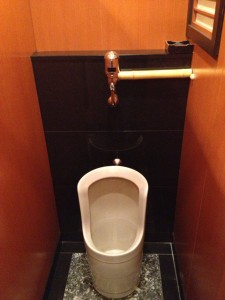 正月に行った大宰府のとあるお店のトイレです。純和風？